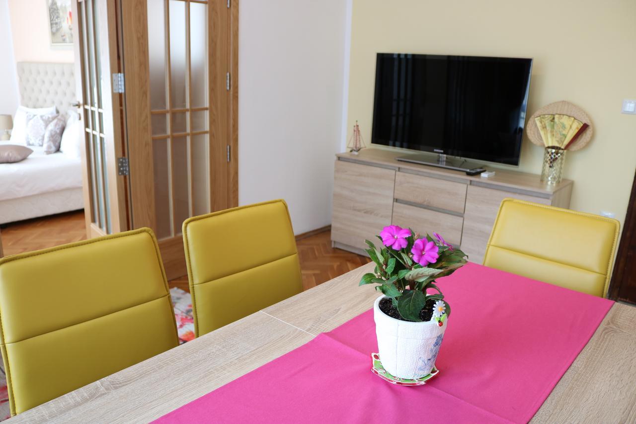 Sea Port Celebrity Apartment - Lets4Holiday Varna ภายนอก รูปภาพ