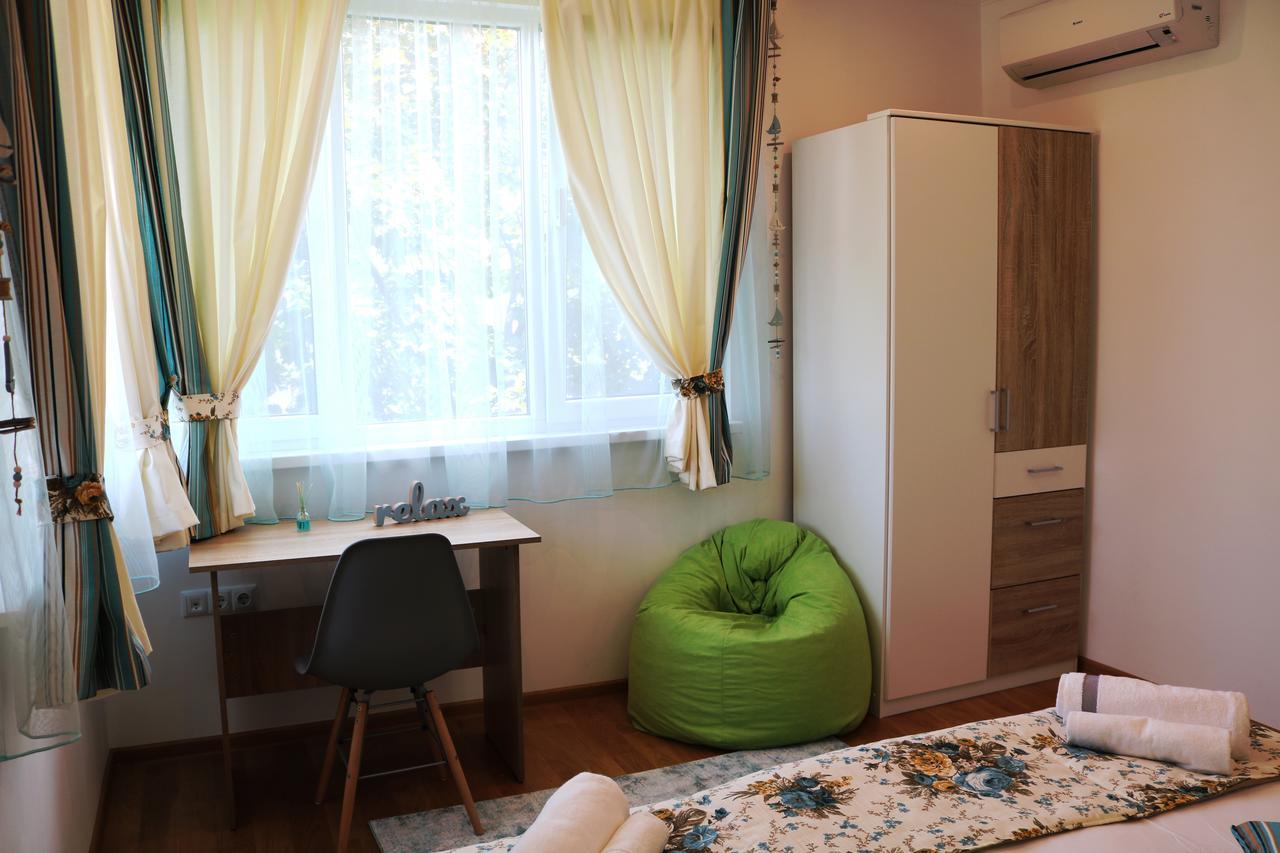 Sea Port Celebrity Apartment - Lets4Holiday Varna ภายนอก รูปภาพ