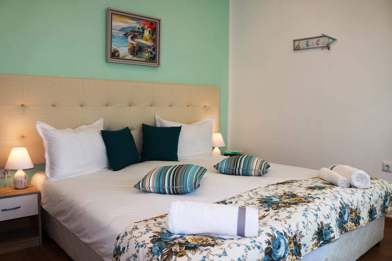 Sea Port Celebrity Apartment - Lets4Holiday Varna ภายนอก รูปภาพ