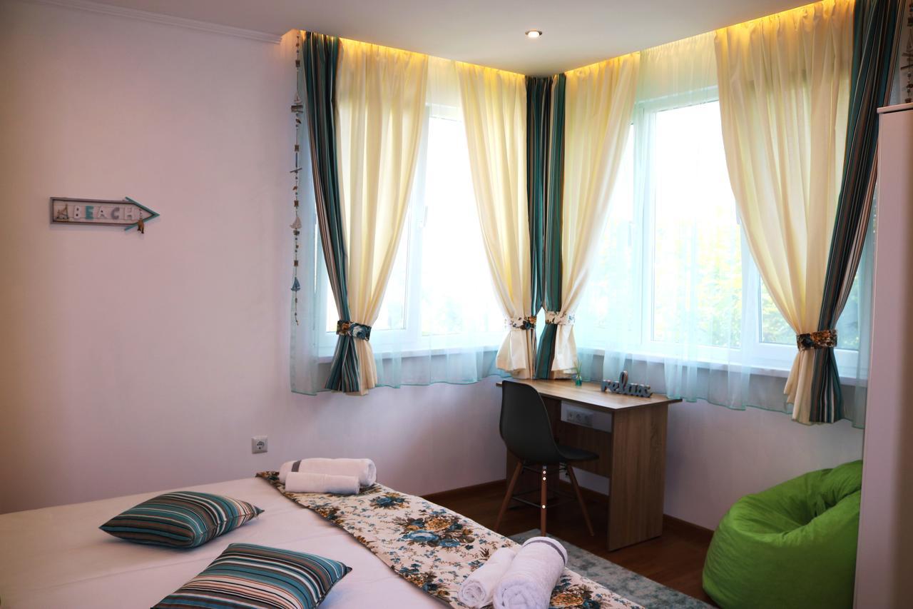 Sea Port Celebrity Apartment - Lets4Holiday Varna ภายนอก รูปภาพ
