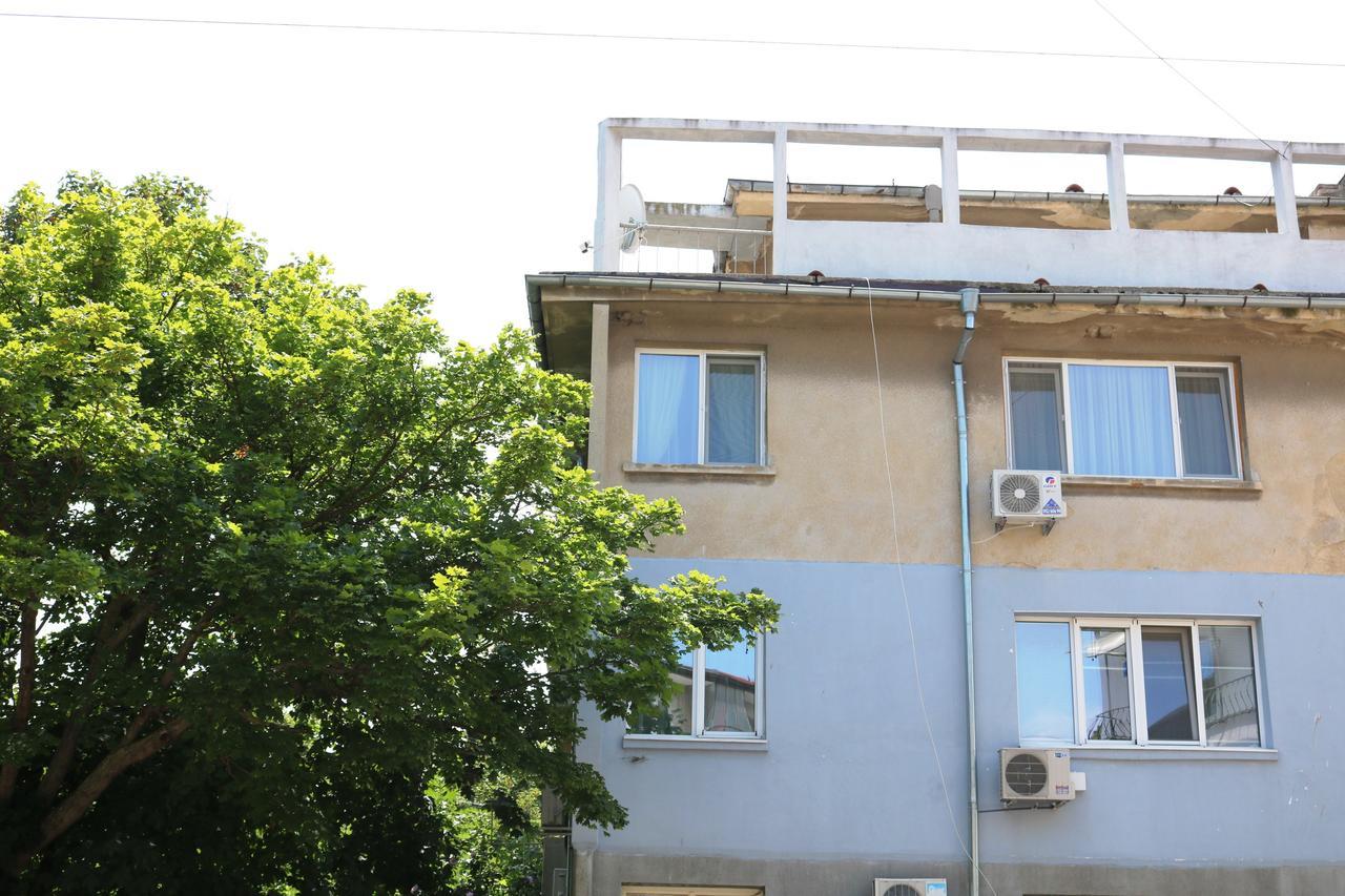 Sea Port Celebrity Apartment - Lets4Holiday Varna ภายนอก รูปภาพ