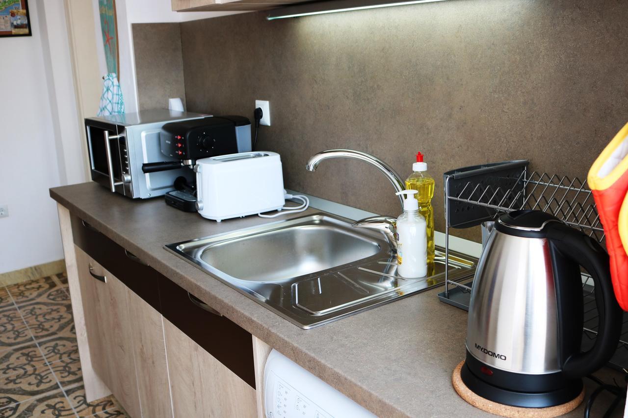 Sea Port Celebrity Apartment - Lets4Holiday Varna ภายนอก รูปภาพ